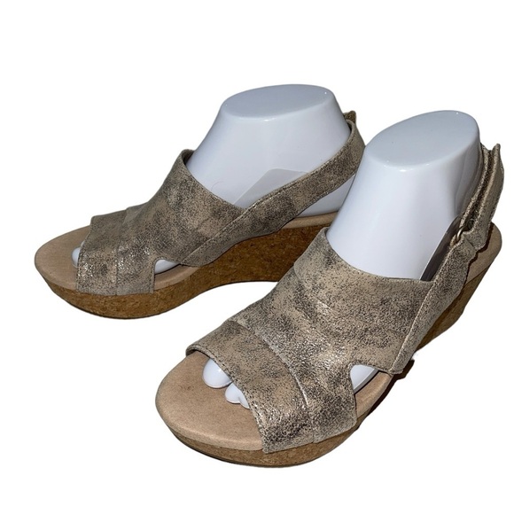 Clarks Collection Women Sandals Size 9M Metallic Slip On Cork Wedge Platform - Picture 4 of 14